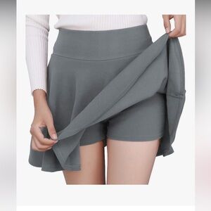 DJT women’s gray mini skirt with‎ shorts medium NWT